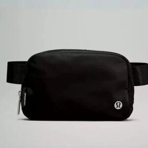 Used Lululemon Everywhere Crossbody Belt Bag 1L - Black